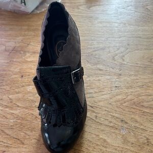 Ash Two-Tone Black and Gray Kiltie Buckle Heel